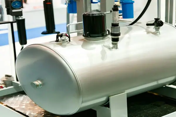 مخزن روغن بالابر هیدرولیک چه ویژگی هایی دارد؟